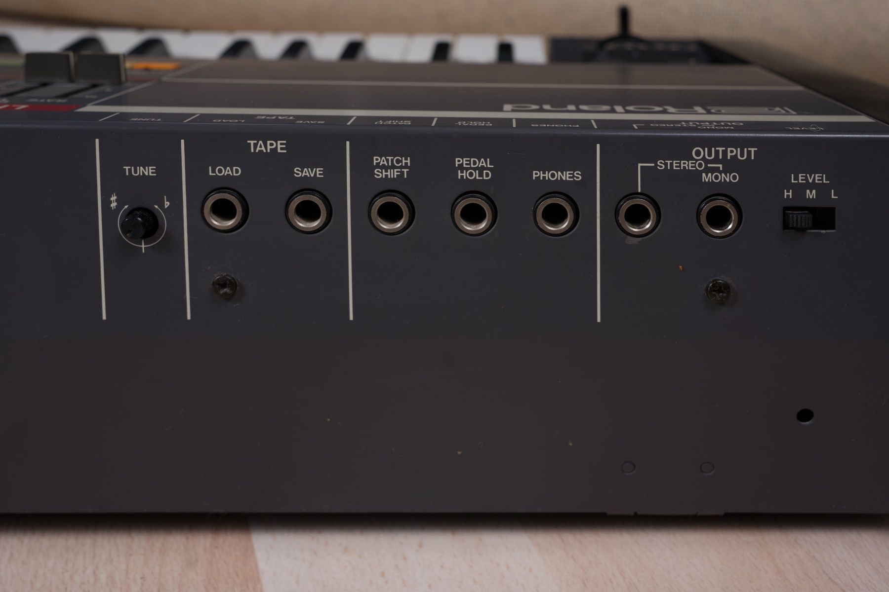 Roland Strumenti musicali: Roland Synthesizer Juno 106 – Usato da Oberwil BL venduto da Klang 1