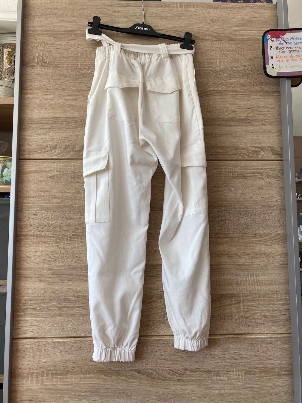Tally Weijl Pantaloni: Pantalon cargo blanc – Usato da Montreux venduto da Izapeche811 4