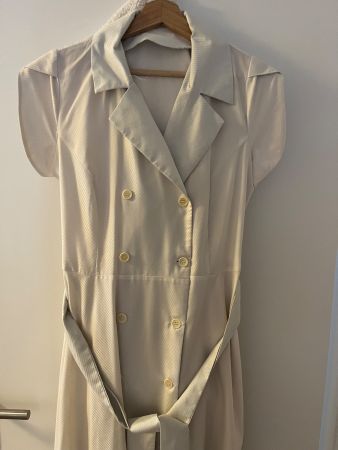 Damen Kleid beige mit Knopfleiste  und Gürtel
