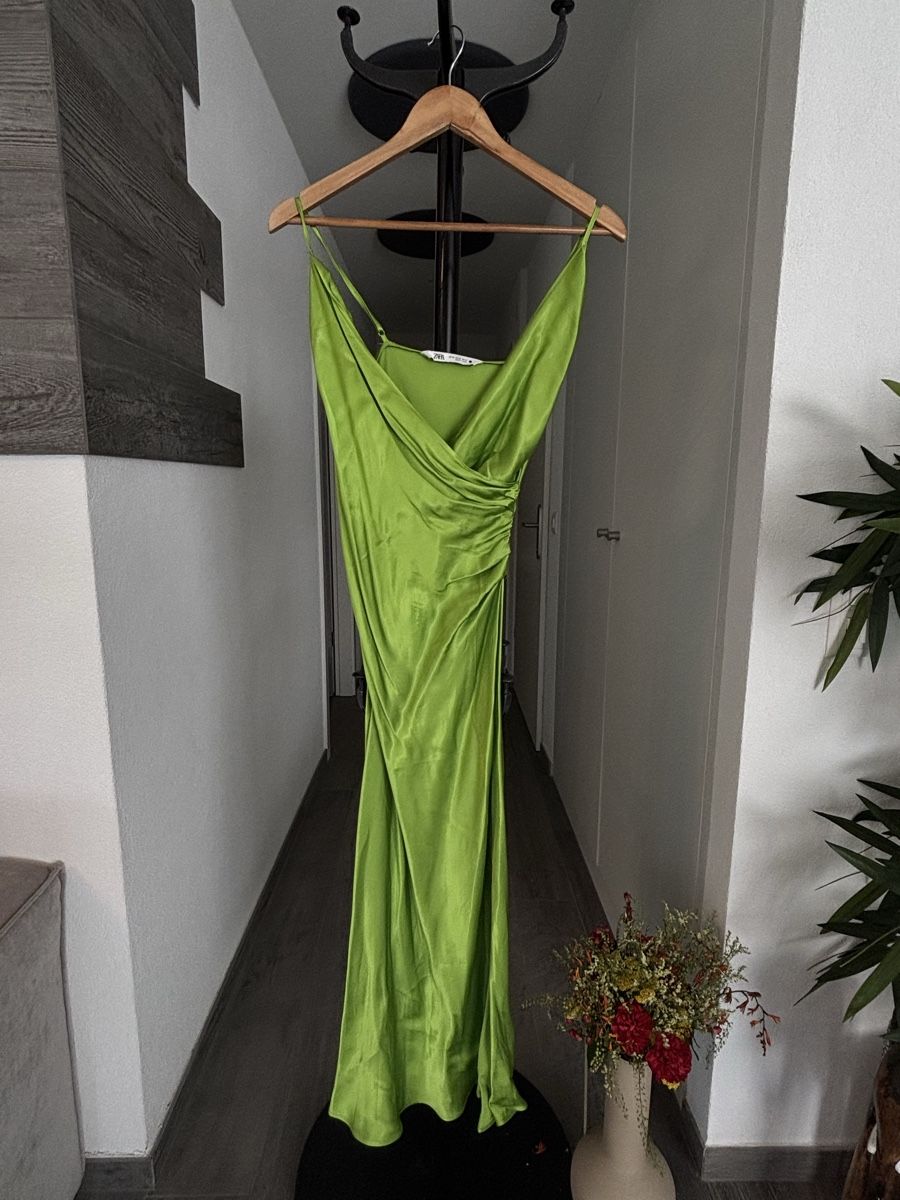 Zara Vestiti: Robe longue Zara verte satinée – Nuovo (secondo la descrizione) da Savièse venduto da aly_zc2h