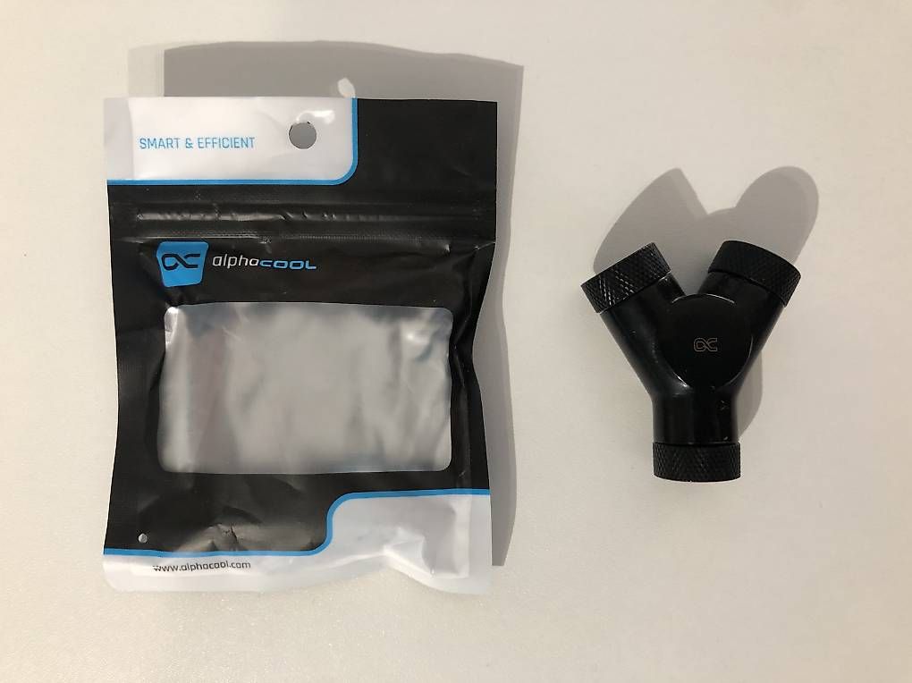 PC: Alphacool Y-Verteiler, 3xG1/4" Innengewinde, Neuwertig – Nuovo e nell'imballaggio originale da Stein AG venduto da isi_R35