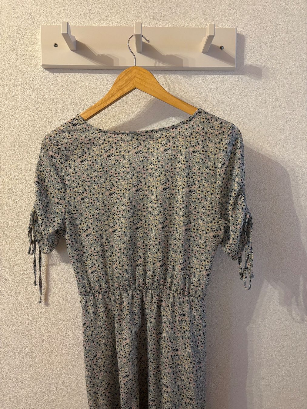 Kleider: Robe d’été fleurie – Gebraucht aus Grandvillard von Elsa.Del 1