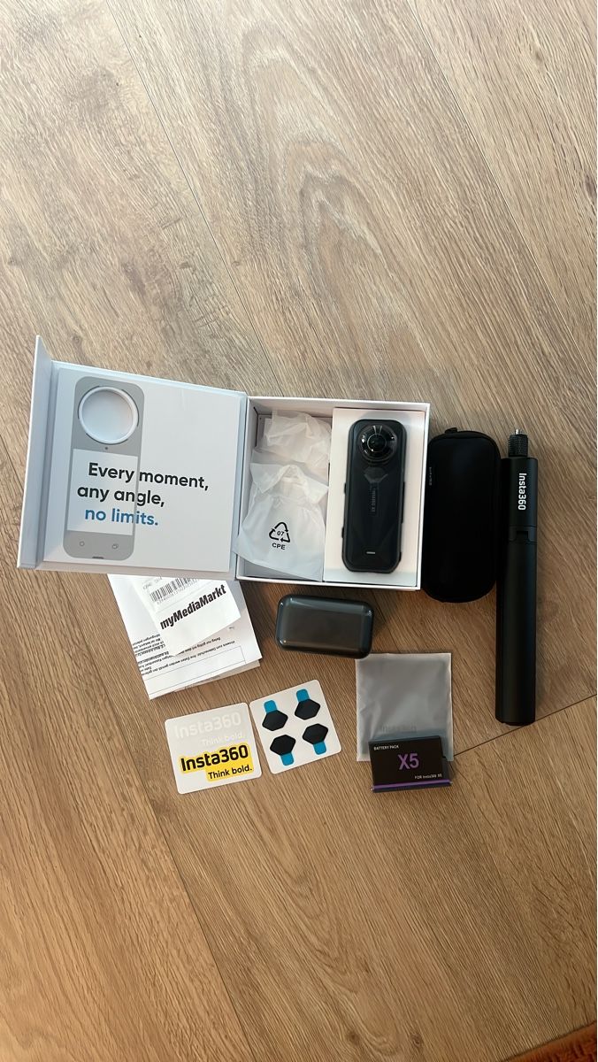 Insta360 Action Cam: Insta360 X5 inkl. gratis Zubehör – Nuovo (secondo la descrizione) da Cham venduto da Jaenu.