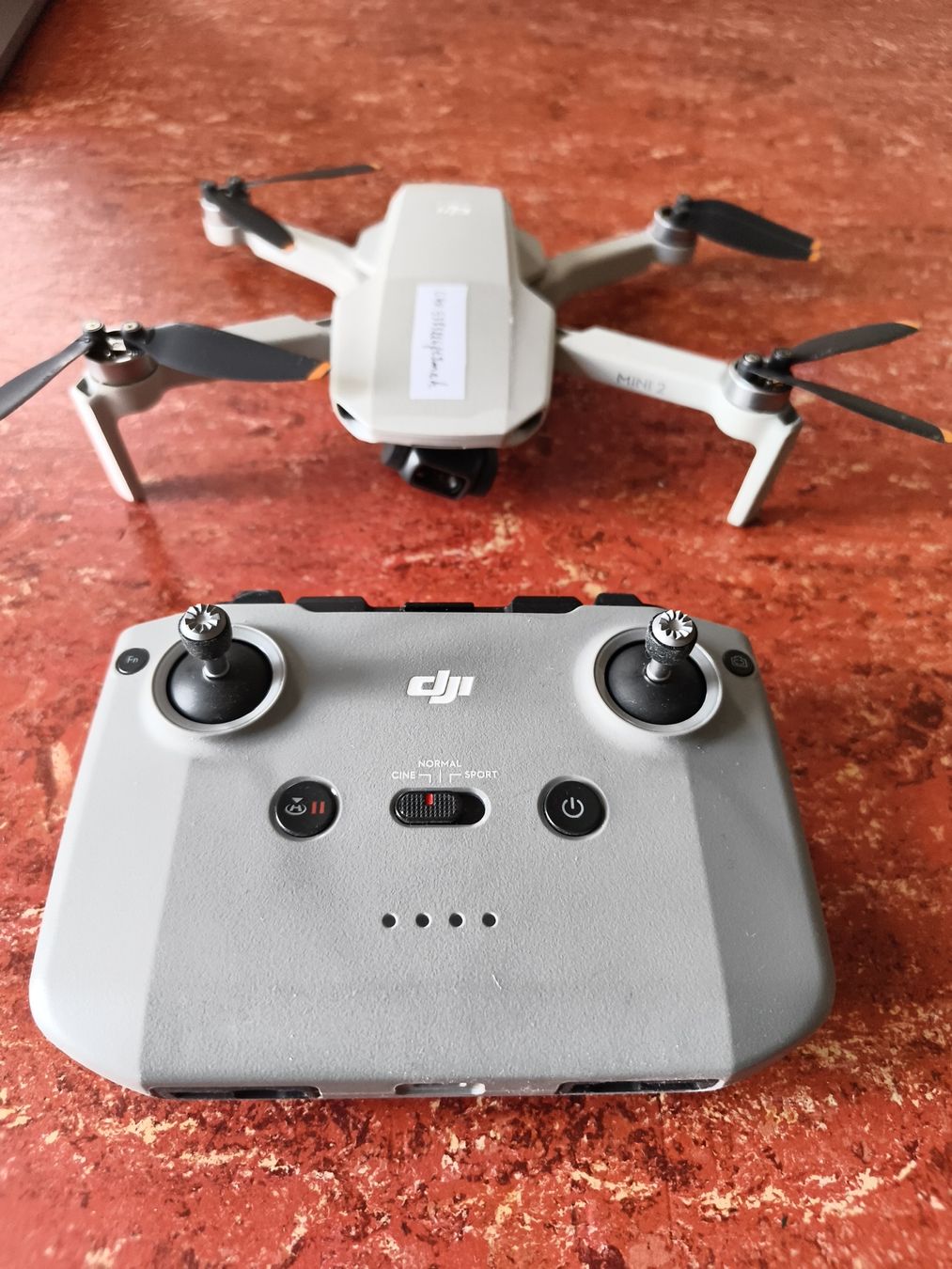 DJI Modellismo RC: DJI Mini 2 Fly more combo- excellent condition- 3 batteries – Usato da Vevey venduto da Miss_Tick 2