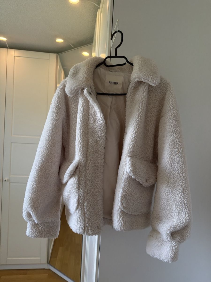 Pull&Bear Giacche: Felljacke Weiss von Pull&Bear, Grösse S – Nuovo (secondo la descrizione) da Hägendorf venduto da fufj11