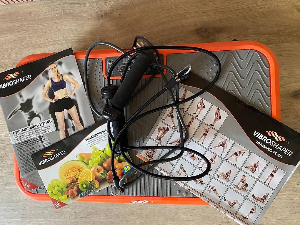 Hometrainer: Vibrationsplatte mit Zubehör – Usato da Sirnach venduto da Aiko013 1
