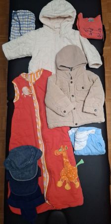 Lot de vêtements et gigoteuse pour bébé 7-9 mois, taille 74