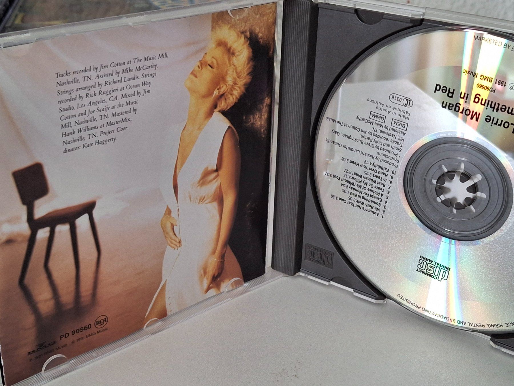 CDs: CD Lorrie Morgan - Something in Red 🤠 – D'occasion à Aarberg par Jackup1 2