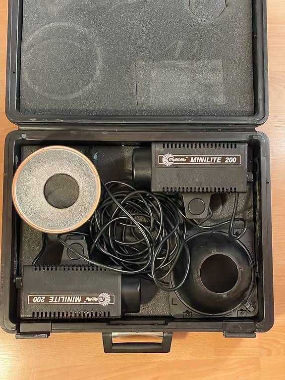 Flash: Studioblitz Multiblitz Minilite 500 (2 Blitze, 2 Stative) – Usato da Zürich venduto da lucslucs