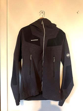 Mammut Aenergy Softshell Jacke schwarz mit Kapuze