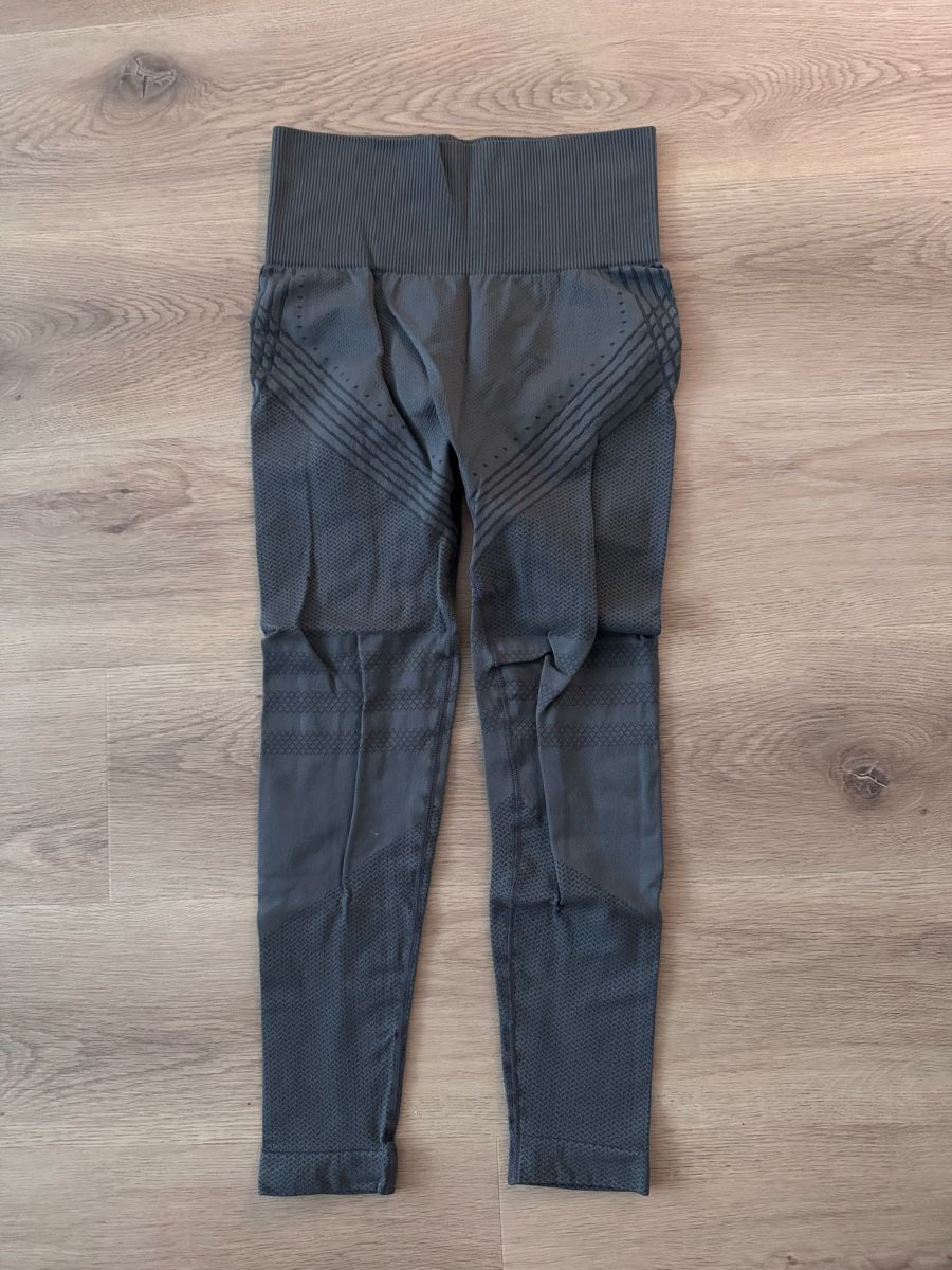 Leggings: Legging de sport taille M, Nouveau – Nuovo e nell'imballaggio originale da Meyrin venduto da cak_5np9