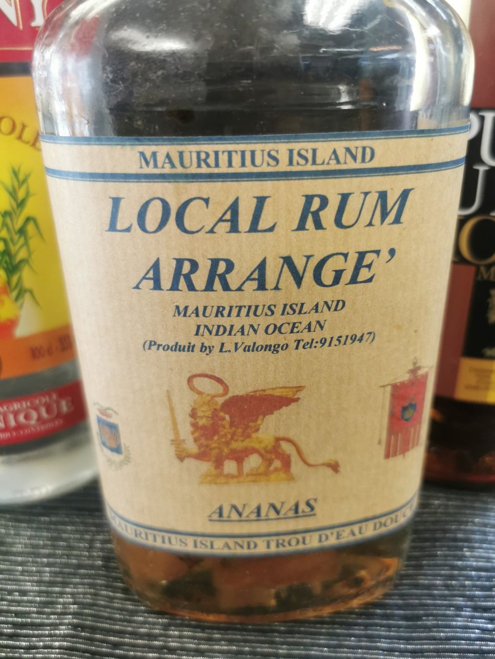 Bevande alcoliche: 3 BOUTEILLES MIXTE RHUN ENTAMÉES – Usato da Genève venduto da Leboucheoreilles 2