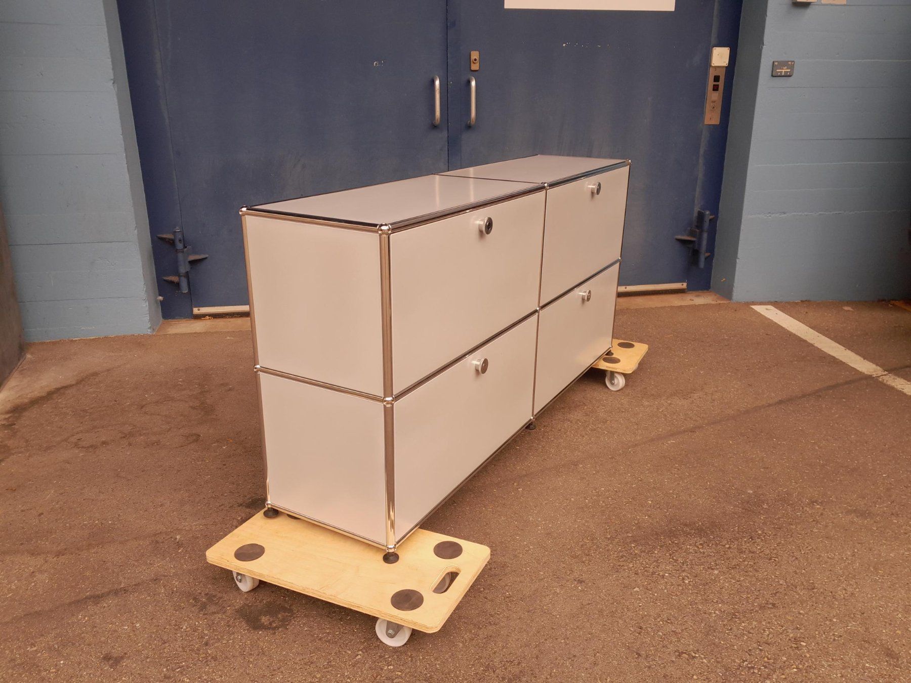 USM Étagères: USM Haller Sideboard / Gestell - Farbe Silber – D'occasion à Männedorf par Bel-view 7