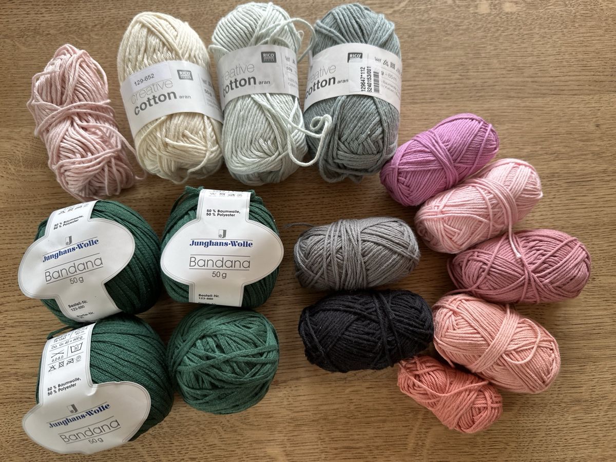 Laine: Set mit diversen Garnknäueln  – D'occasion à Ettingen par JaneSP