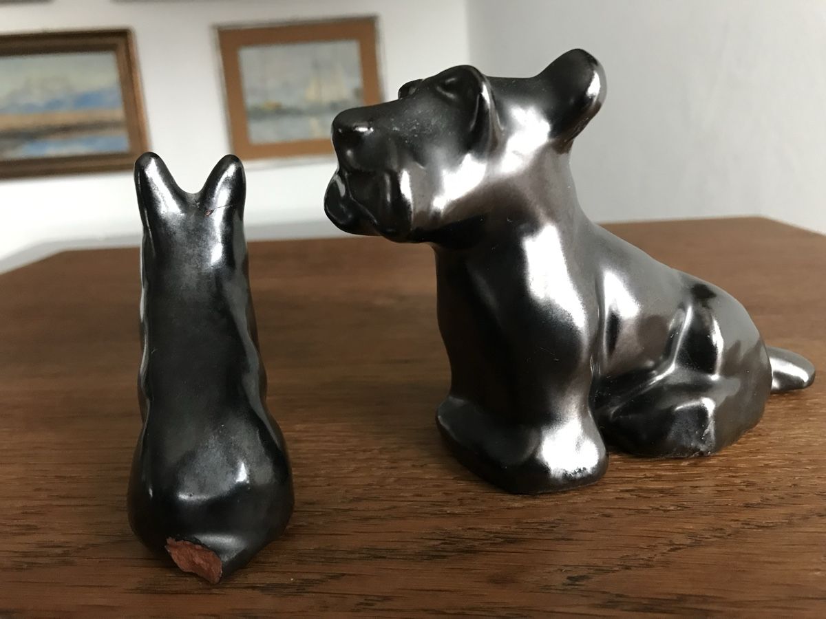Sculture & Statue: 2 statuettes de chien en terre cuite – Usato da Villeneuve VD venduto da sim_q5hp 5