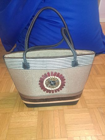 Handtasche