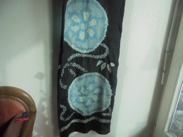 Foulard & Sciarpe: Seidenschal Schwarz, Hellblau, Weiss aus Japan – Usato da Hinwil venduto da Glasperlen 3