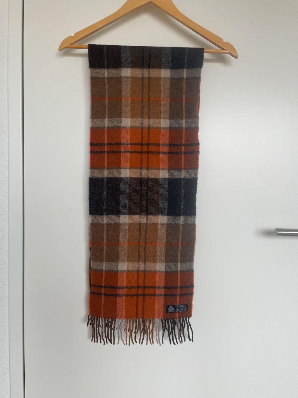 Foulard & Sciarpe: Wollschal im klassischen Karo-Muster – Usato da Buchs SG venduto da VintageHomeCH 1