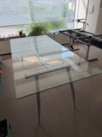 esstisch mit glasplatte