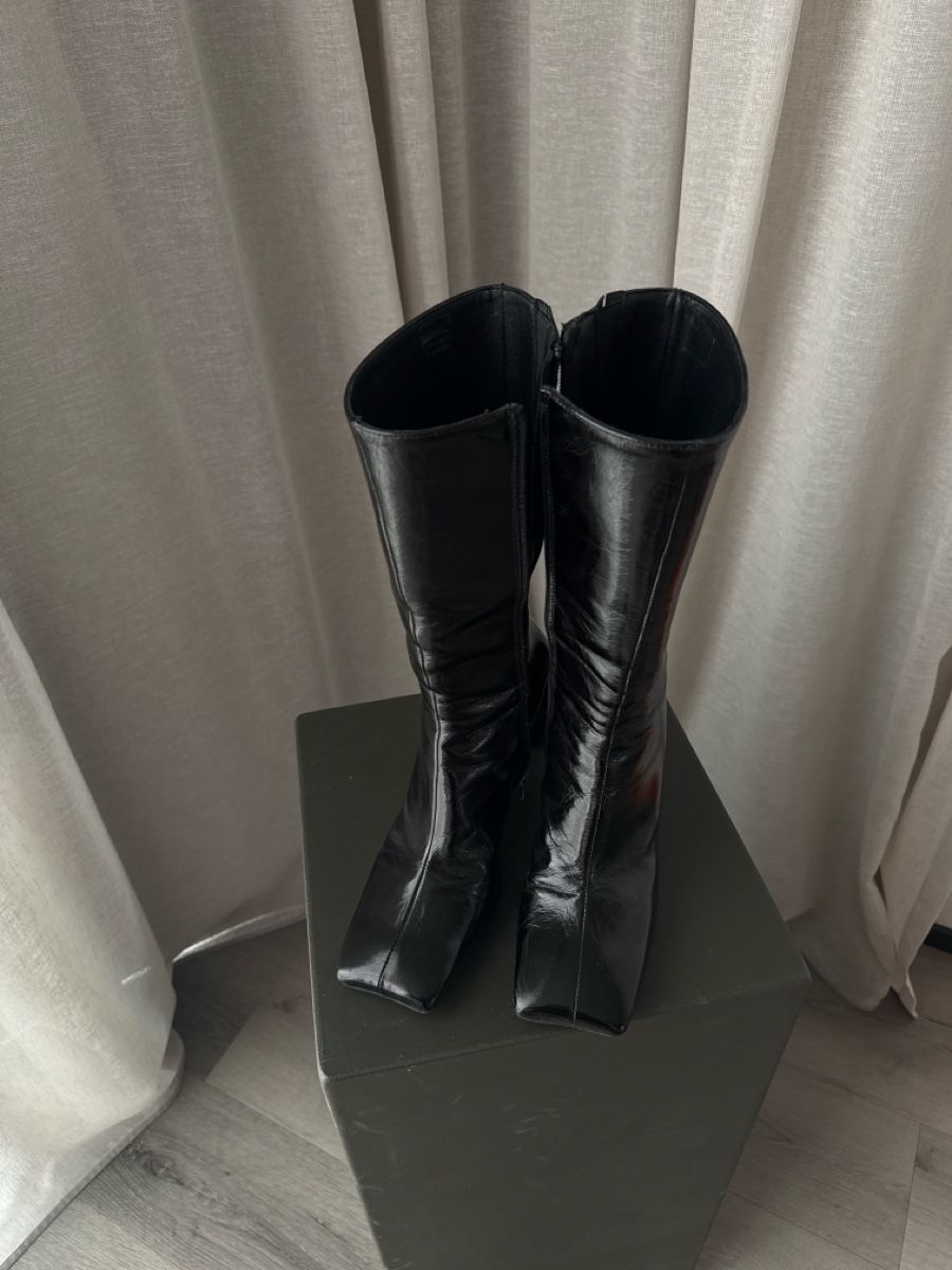 Scarpe da donna: Sleek Black Leather Heeled Boots - Size 39 - Chic Style! – Usato da Biel/Bienne venduto da TanyaM02 2