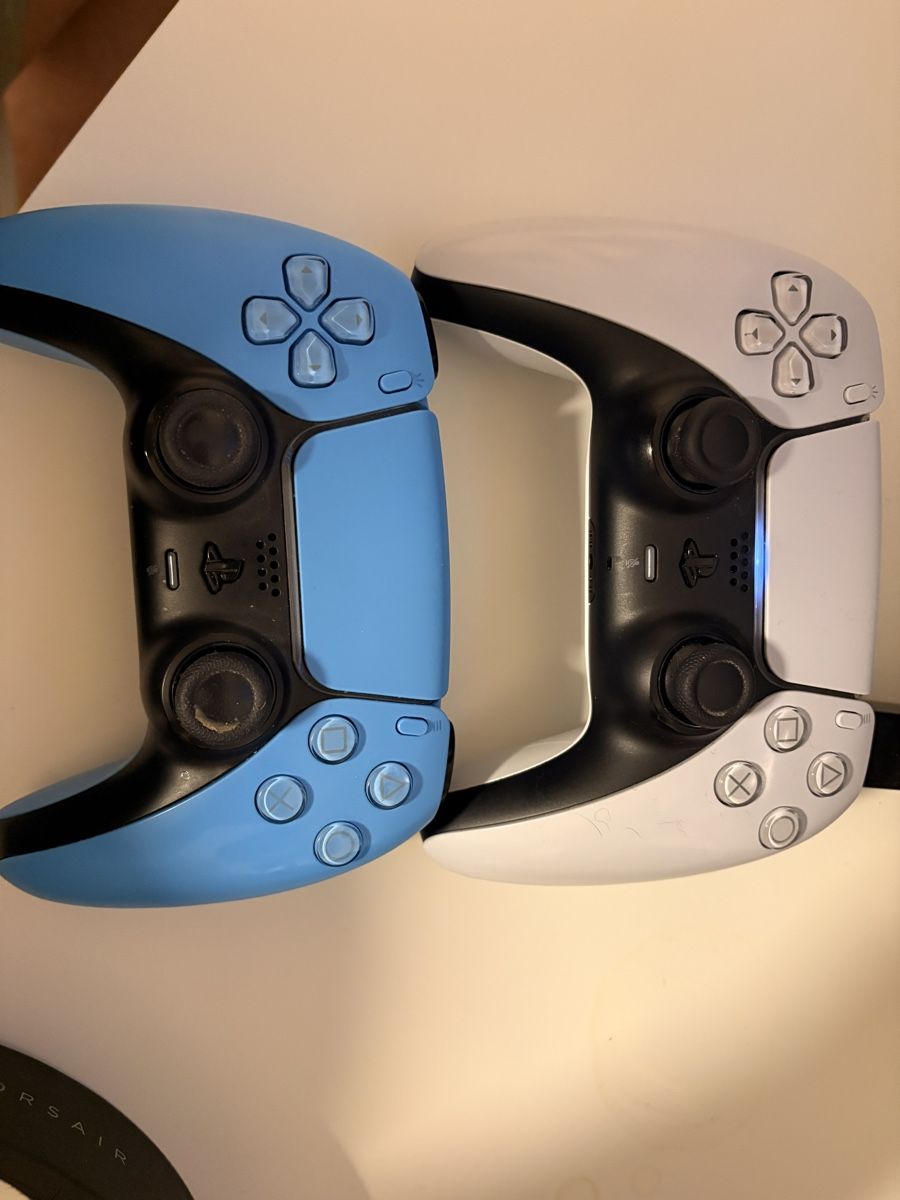 Sony Console: Playstation 5 digital + Bildschirm + 2 Controller – Usato da Emmenbrücke venduto da rob_9rg2 2