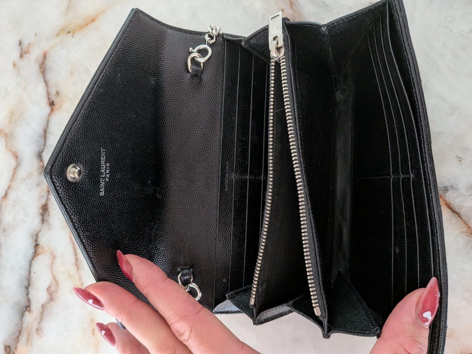 Saint Laurent Borse da donna: Yves Saint Laurent Monogram Chain Wallet Schwarz – Usato da Bergdietikon venduto da Lindor12 2