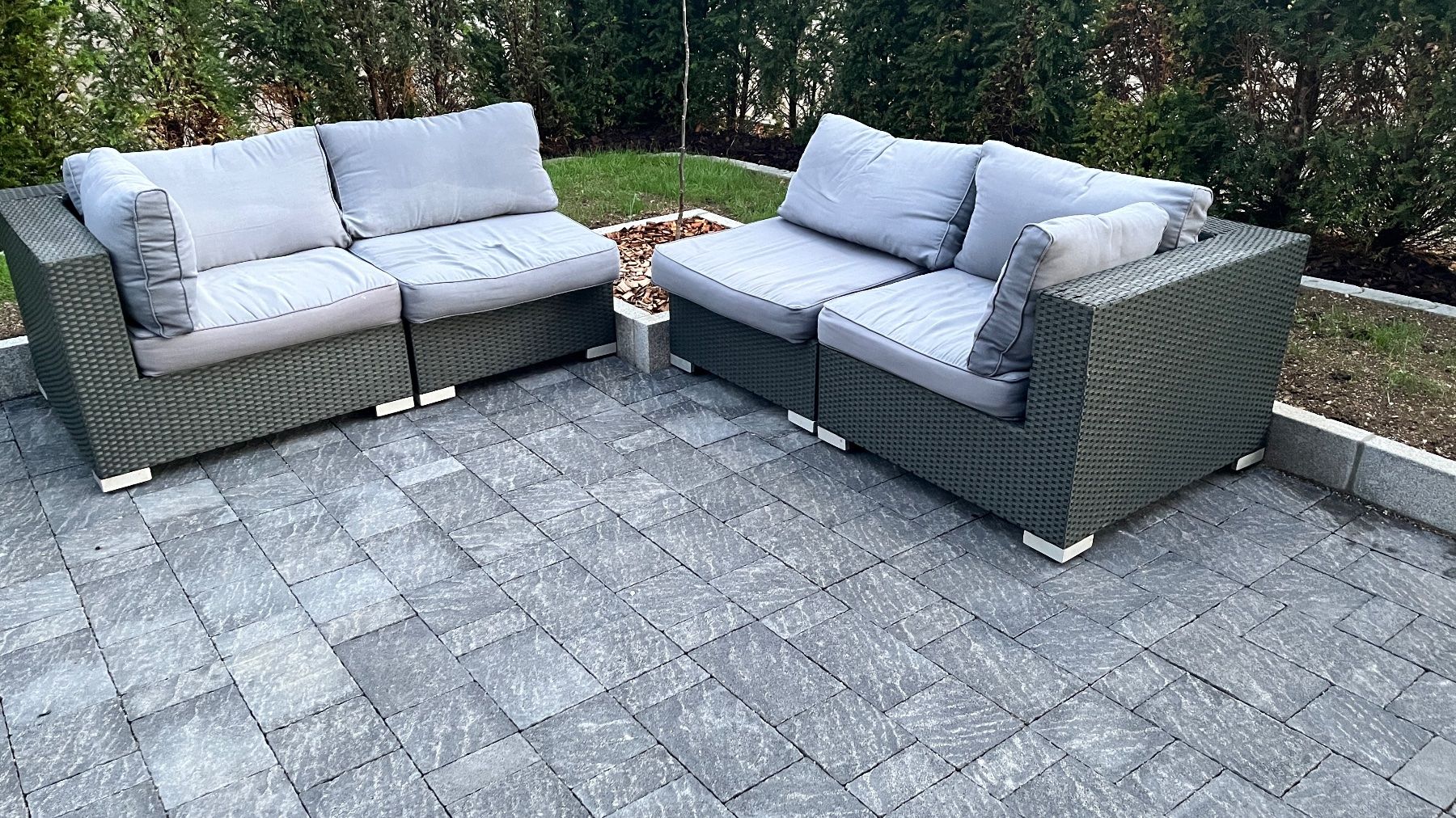Divani: Rattanlounge grau mit Kissen – Usato da Sulz AG venduto da Zissi31324