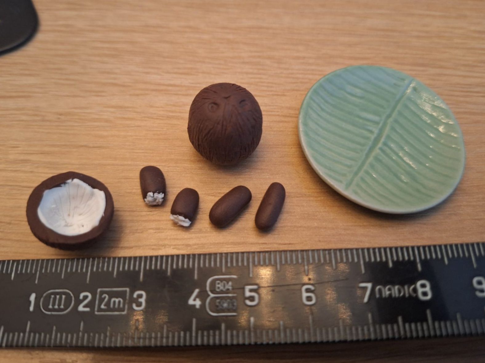 Puppenhäuser & -möbel: Handmade Kokosnuss Bounty Teller – Neu (gemäss Beschreibung) aus Zürich von HandmadeTinyFood 1