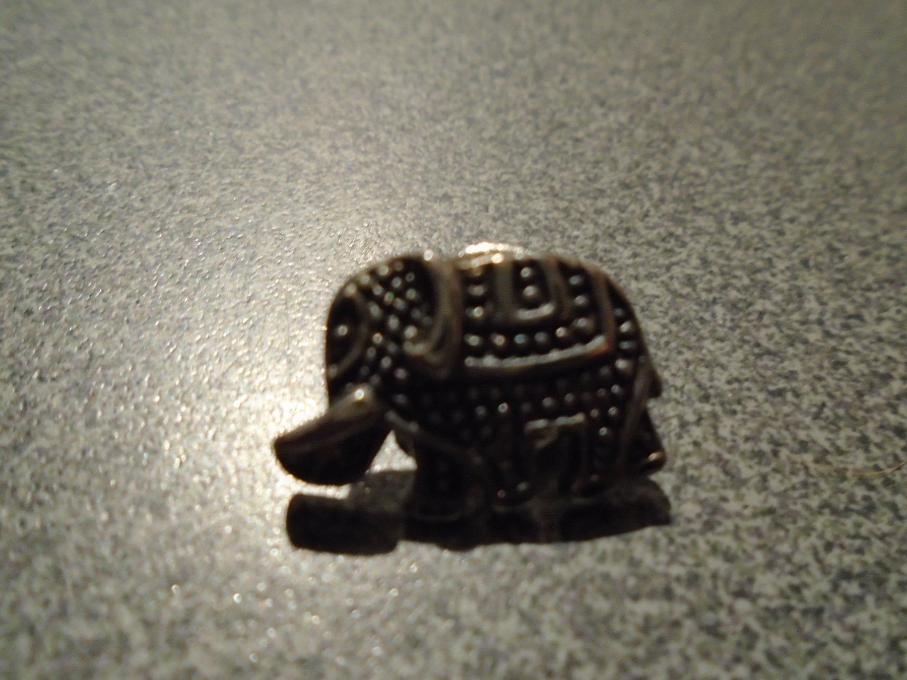 Broches & Aiguilles: Pin Elefant – D'occasion à Zürich par abraxas1291