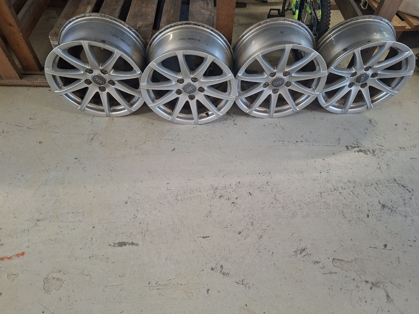 Audi Jantes: Felgen original Audi 16° – D'occasion à Uster par Emy