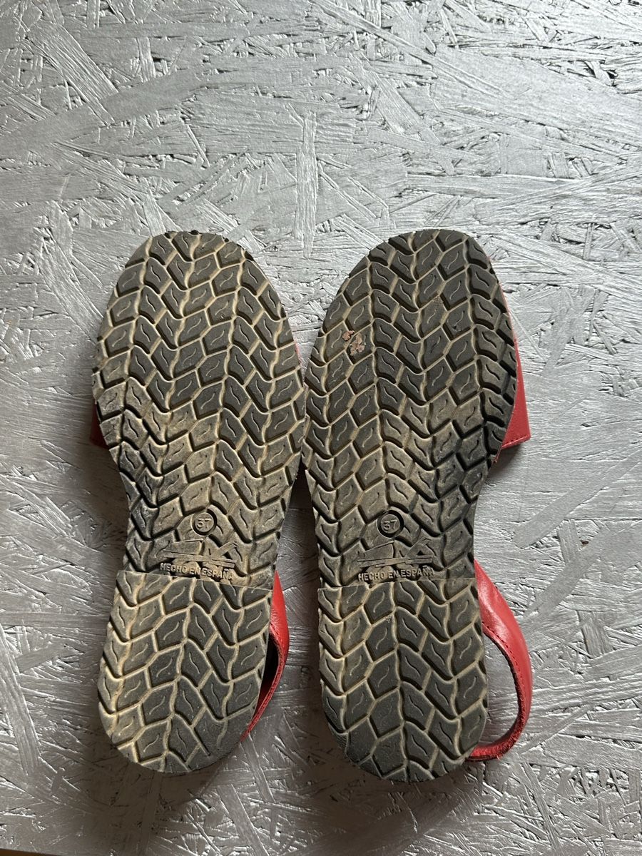 Damenschuhe: Rote Schuhe aus Mallorca – Gebraucht aus Zürich von aur_j7q8 1