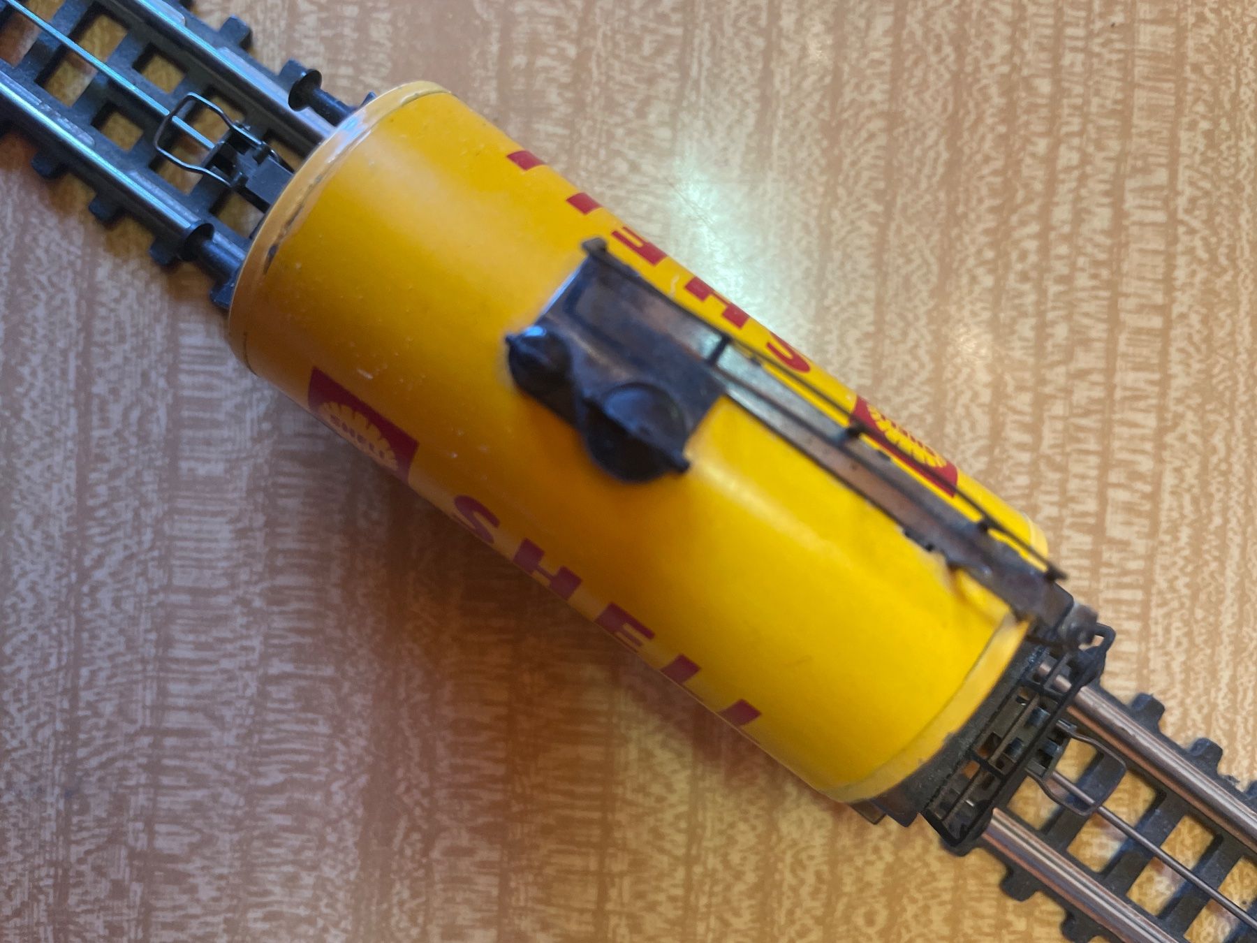 Trix Modellini di ferrovie: Trix Express H0 Shell Kesselwagen – Usato da Suhr venduto da Daneli7 2