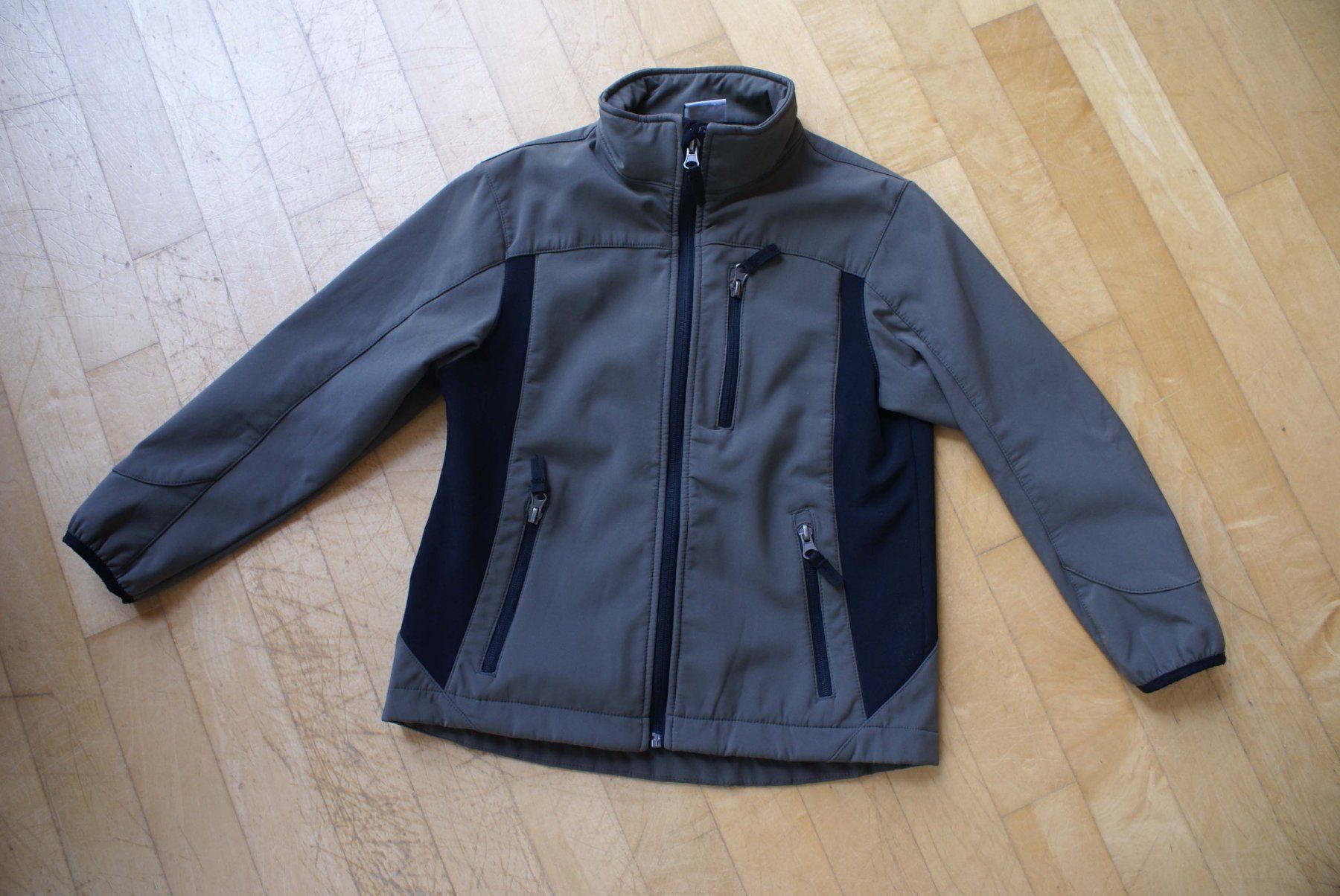 Giacche & Cappotti: Softshell-Jacke KidzAlive Grösse 128 – Usato da Wil  AG venduto da Kfloh