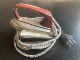 Vintage Kinderbügeleisen funktionierend
