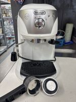 DeLonghi Espressomaschine weiss, sehr guter Zustand