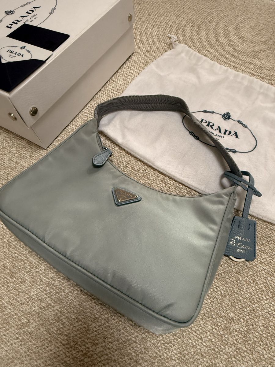 Prada Borse da donna: Sac Prada réédition 2000 bleu gris set COMPLET – Nuovo (secondo la descrizione) da Monnaz venduto da MDVintage 7