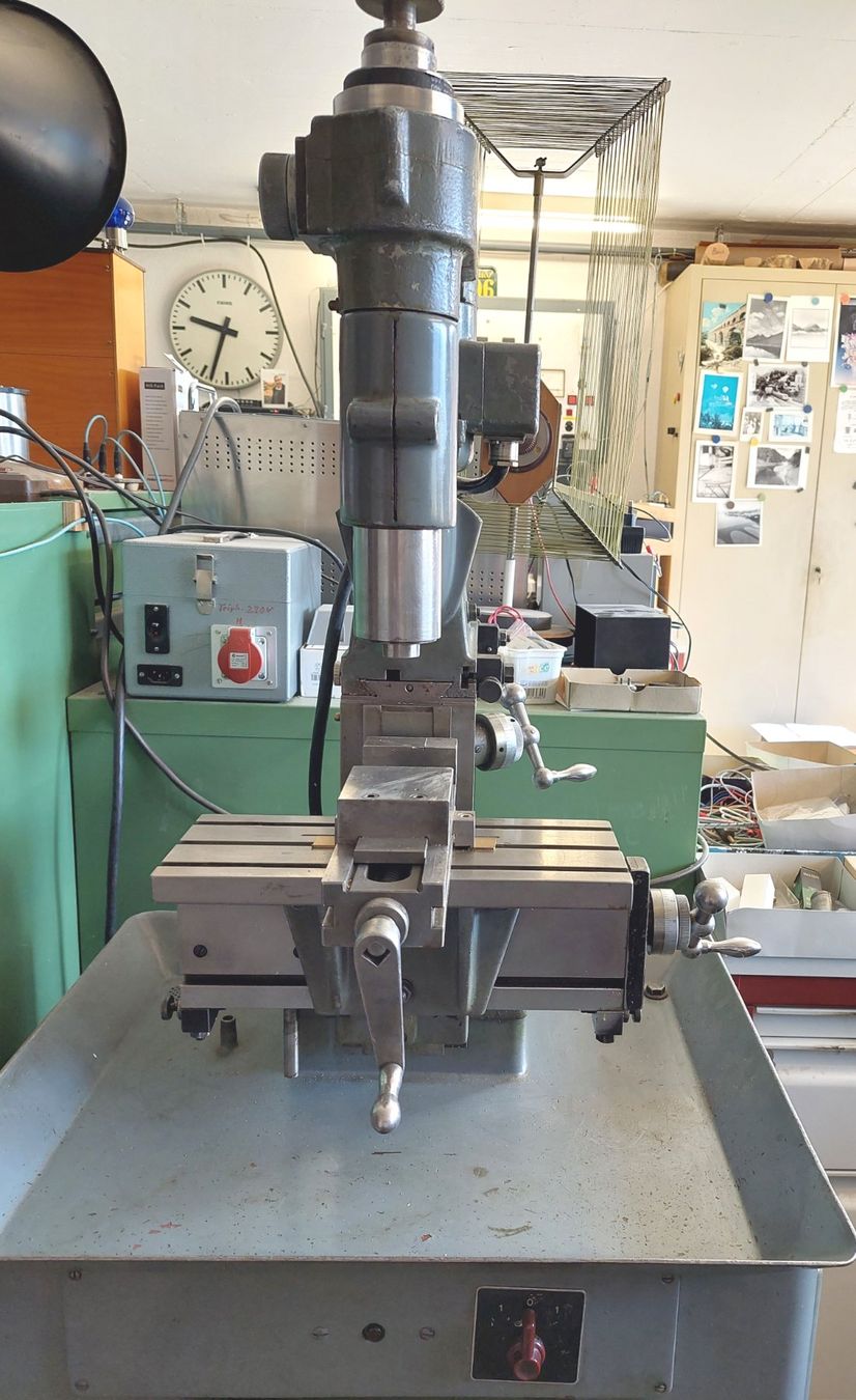 Sixis Toutes les machines: Fraiseuse SIXIS 101 – D'occasion à Morlon par gaby260241 1