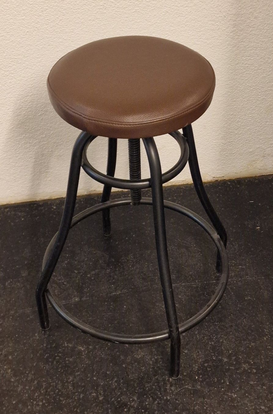 Tabourets: Atelier Hocker – D'occasion à Glattbrugg par BauTeile 1