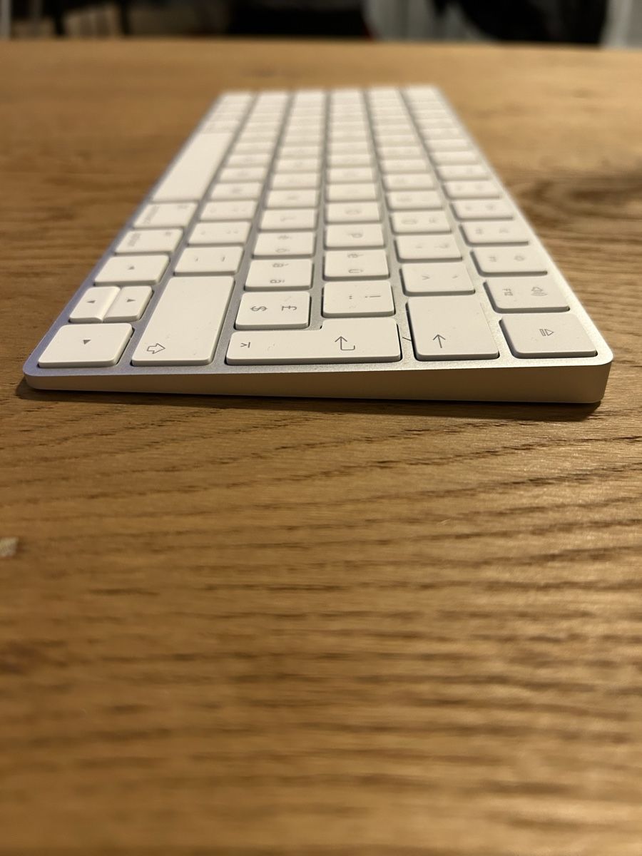Apple Tastaturen: APPLE MAGIC KEYBOARD - SCHWEIZ – Neu (gemäss Beschreibung) aus St. Gallen von Falcone 1