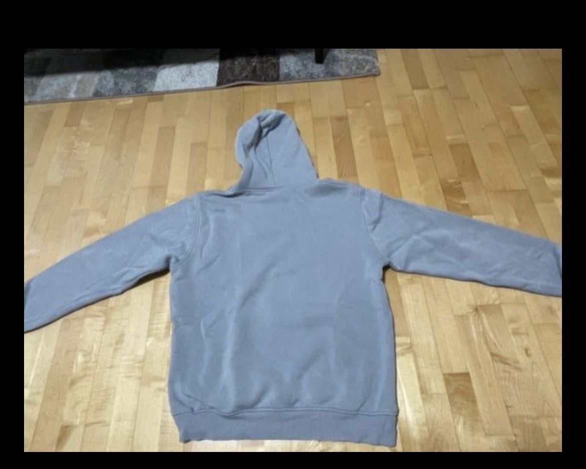 Lotti di vestiti: Hoodie Kleiderpaket – Usato da Münchenbuchsee venduto da nia_w9q5 7