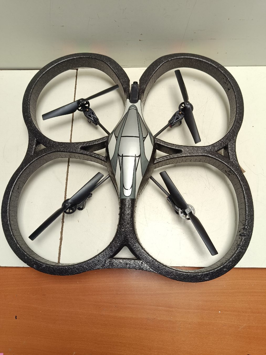 Parrot Modellismo RC: Parrot AR.Drone 1.0 - (em133) – Usato da Künten venduto da Schnaepplihuus 1
