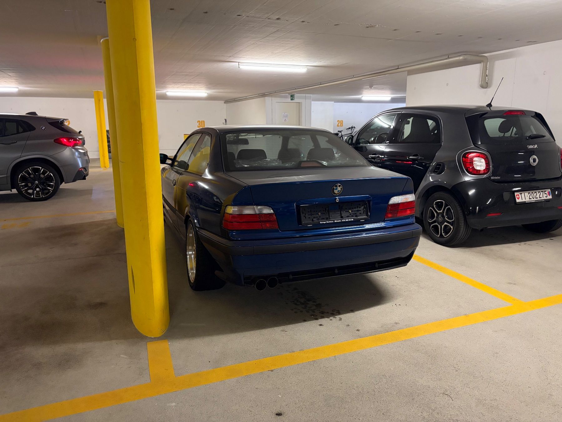 BMW Autos: BMW 318is Coupé E36 – D'occasion à Gordola par AZautoricambiSagl 3