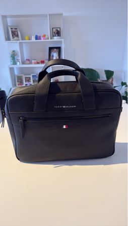 Mallette ordinateur Tommy Hilfiger Essential noire 