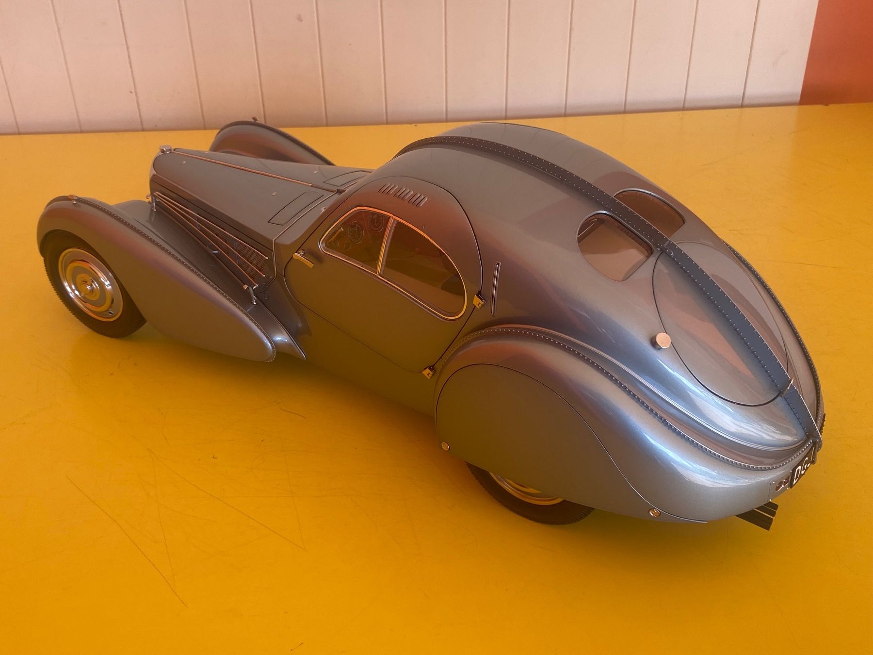 Pocher Modellini d'auto: Ixo Collection  Bugatti 57SC Atlantic  1/8 – Nuovo (secondo la descrizione) da Bonfol venduto da zagato43e 1