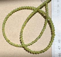 Peridot. Olivin       runde Form    45cm  4mm