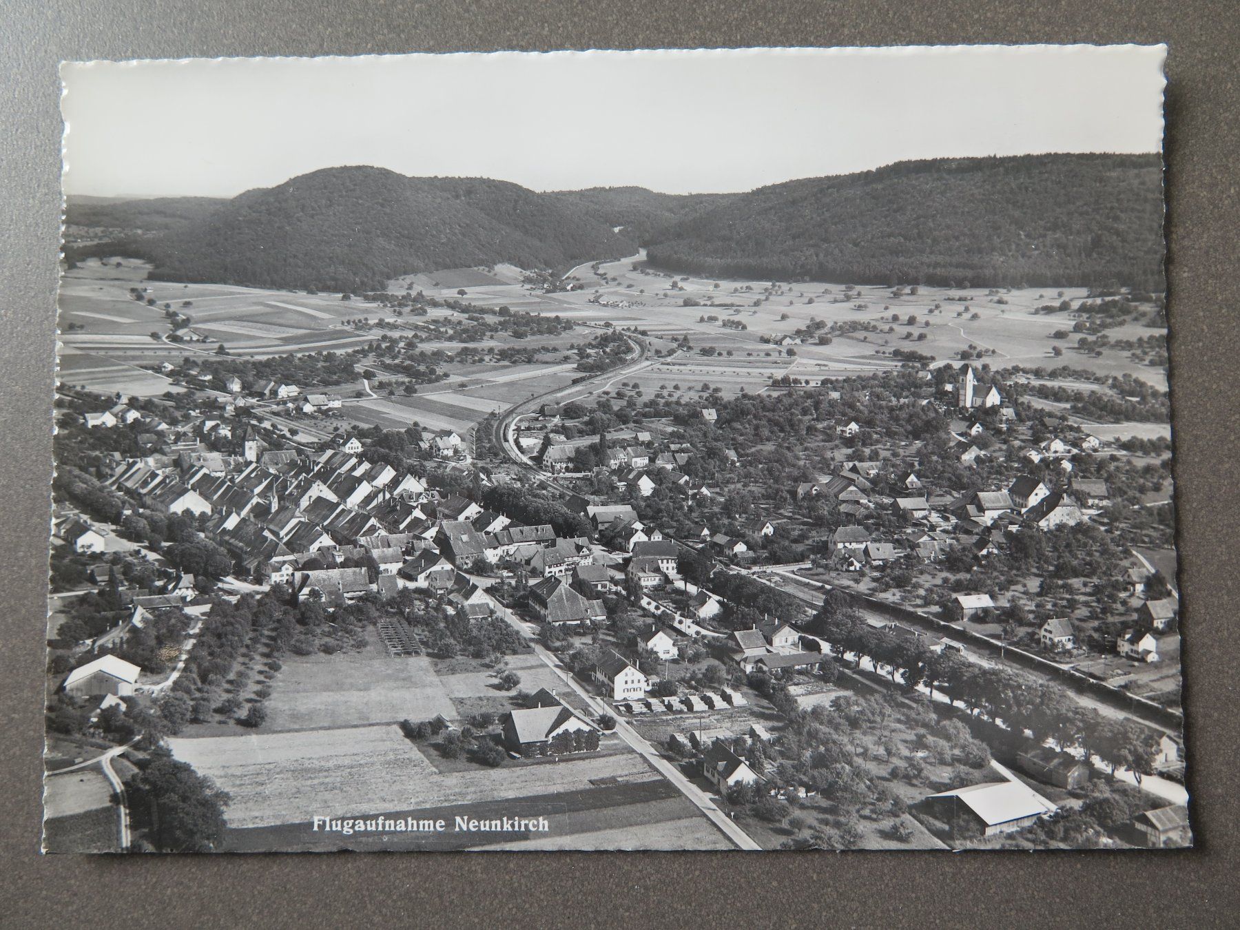 Cartoline postali: NEUNKIRCH / SH - FLUGAUFNAHME – Usato da Wittenbach venduto da lipasal