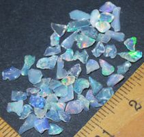 Mineralien Set L-4030 –55 Stk. roher äthiopischer Opal 3-5mm