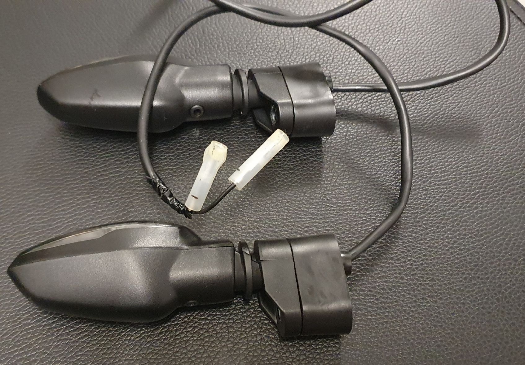 Triumph Alle Motorradersatzteile: Originale Triumph LED Blinker  – Gebraucht aus Möriken AG von mar_p8vr 2