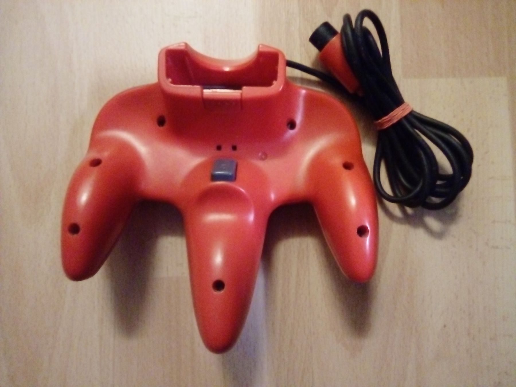 Nintendo Controller: Originaler Nintendo 64 Controller - Rot mit OVP/CiB (NEU) – Nuovo (secondo la descrizione) da Winterthur venduto da Colonica 4