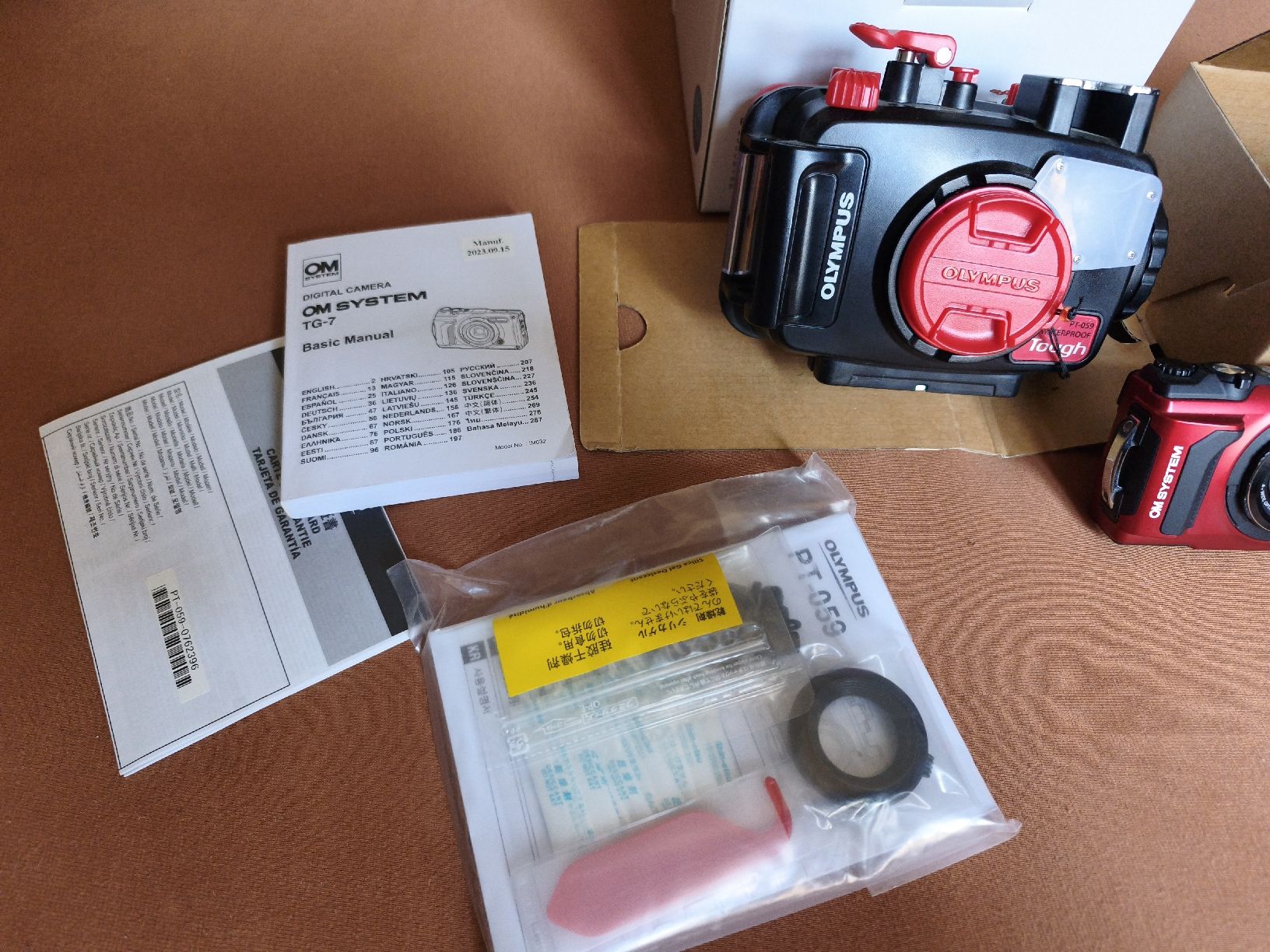 OM System Appareil photo: OM System TG-7 camera red with PT-059 underwater housing – Neuf (Voir description) à Zürich par oce_rr8n 1